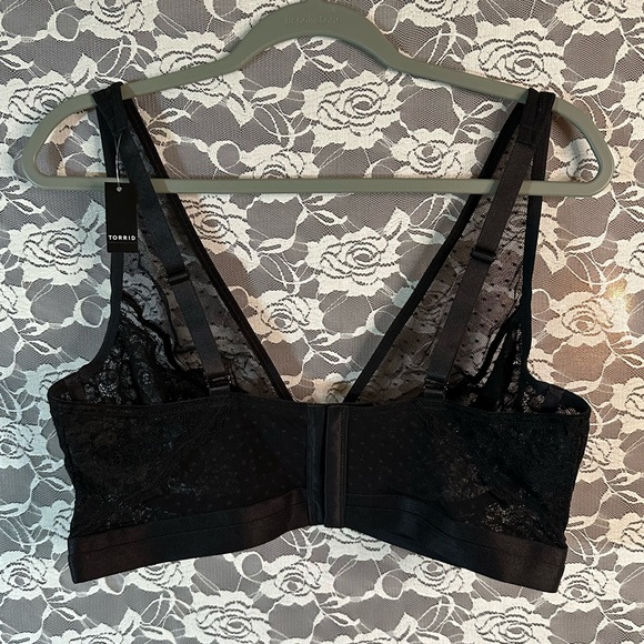 NWT Torrid Black Swiss Dot Mesh & Lace Unlined Bralette - Picture 4 of 11